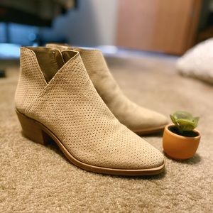 Vince Camuto Arendara Booties 